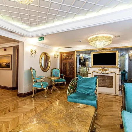 Splendid In Historic Mansion In Beylerbeyi איסטמבול