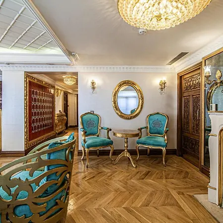 Splendid In Historic Mansion In Beylerbeyi מלון