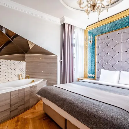 Splendid In Historic Mansion In Beylerbeyi 호텔