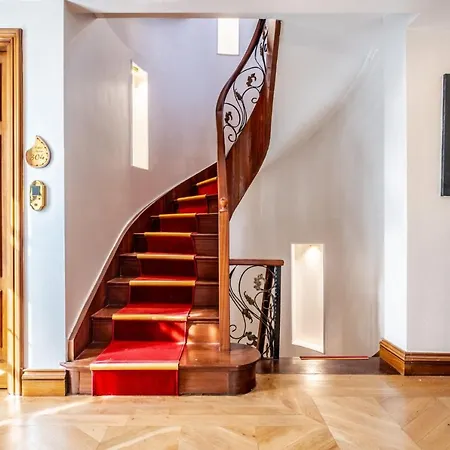 Splendid In Historic Mansion In Beylerbeyi 호텔 *